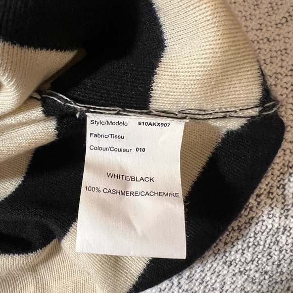 Michael Kors, Cashmere Black & White Crewneck Sweater, Large - Picture 3 of 3